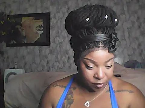 Snapshot of BellaBlaze25 chatting on June 7, 7:06 pm BellaBlaze25 online show from June 7, 7:06 pm