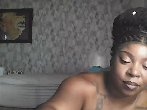 Snapshot of BellaBlaze25 chatting on June 8, 3:45 pm BellaBlaze25 online show from June 8, 3:45 pm