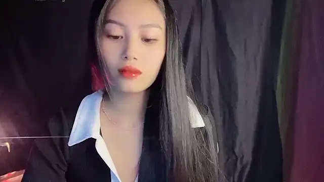 Lyly4757 online show from October 9, 11:03 pm