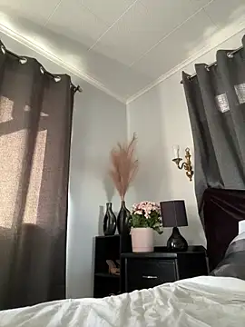 Snapshot of ZoeyJohnson chatting on October 23, 7:12 pm ZoeyJohnson online show from October 23, 7:12 pm