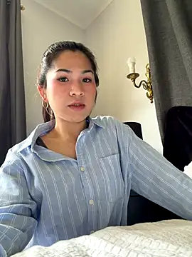 Snapshot of ZoeyJohnson chatting on November 6, 1:39 am ZoeyJohnson online show from November 6, 1:39 am