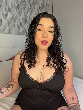 krisstenSantos online show from December 21, 3:41 pm