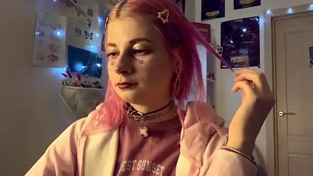 Snapshot of PinkVampire chatting on September 23, 6:11 pm PinkVampire online show from September 23, 6:11 pm