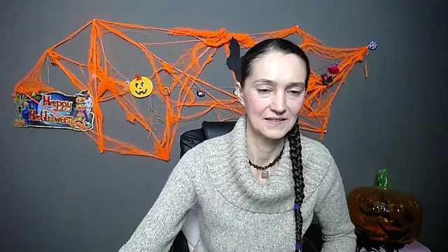 TayaFinch online show from November 4, 12:59 pm