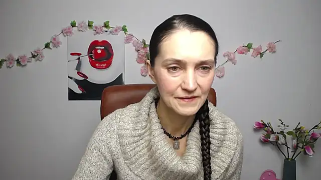 TayaFinch online show from November 10, 1:32 pm