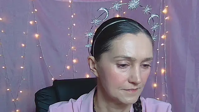 TayaFinch online show from May 14, 11:39 am