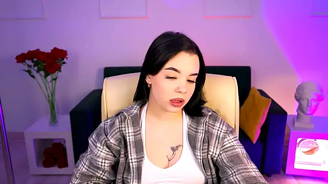 Snapshot of leslierowe_ chatting on September 19, 1:01 pm leslierowe  online show from September 19, 1:01 pm