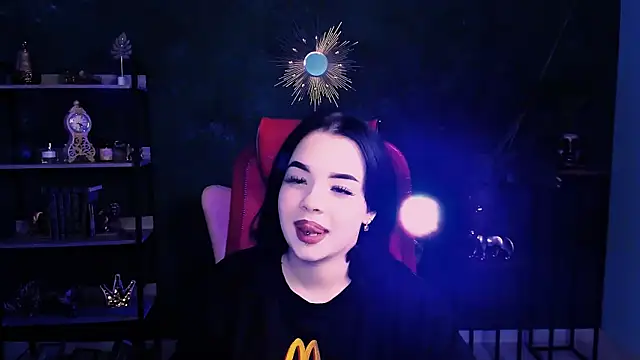 Snapshot of leslierowe_ chatting on September 23, 8:34 pm leslierowe  online show from September 23, 8:34 pm