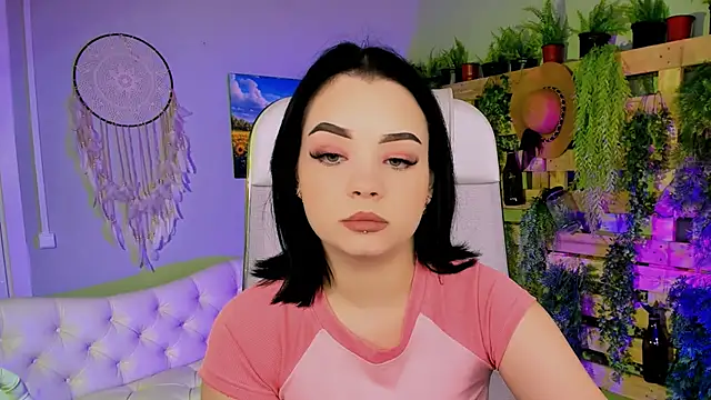Snapshot of leslierowe_ chatting on October 18, 4:41 pm leslierowe  online show from October 18, 4:41 pm