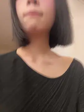 qiqi x online show from February 28, 1:56 pm