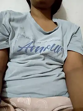 Snapshot of bharti_123321 chatting on September 17, 7:32 am bharti 123321 online show from September 17, 7:32 am