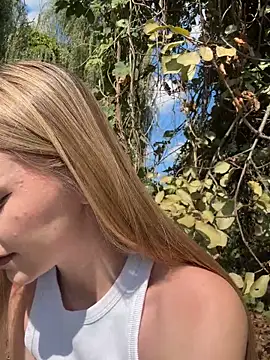 MilaMoone online show from September 21, 10:06 am