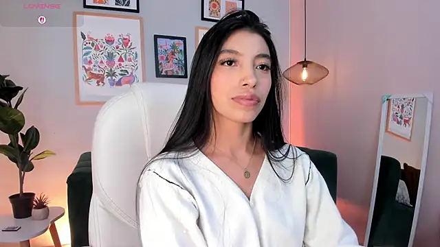 Snapshot of Tiffany_Low chatting on June 21, 4:53 pm Tiffany Low online show from June 21, 4:53 pm