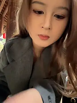 yuki june online show from February 9, 8:40 am