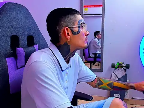 boy tatto777 online show from September 23, 1:14 pm