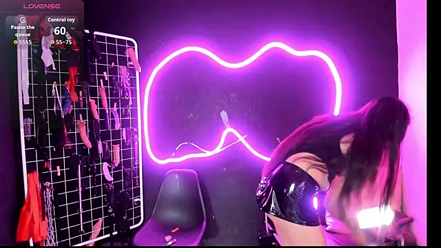 Snapshot of Mistress_Megan_BDSM chatting on January 10, 4:09 pm Mistress Megan BDSM online show from January 10, 4:09 pm