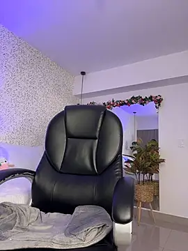 EMILIIA RICHTER   online show from February 27, 7:47 pm