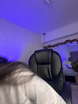 EMILIIA RICHTER   online show from March 16, 7:51 pm