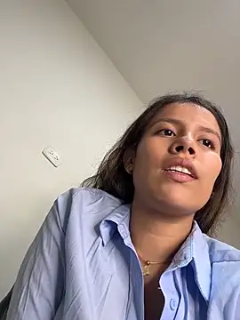 EMILIIA RICHTER   online show from April 11, 7:51 pm