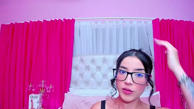 Snapshot of SamyySwet chatting on June 15, 1:08 am SamyySwet online show from June 15, 1:08 am