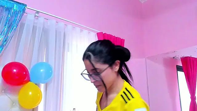 Snapshot of SamyySwet chatting on June 17, 8:10 pm SamyySwet online show from June 17, 8:10 pm