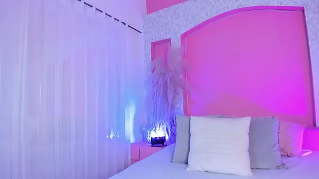 Peytonn Monroe online show from March 13, 7:42 pm