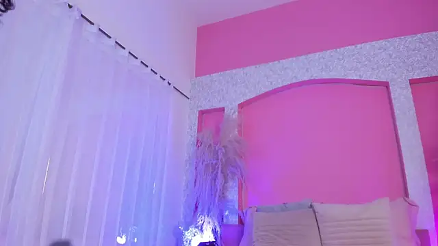 Peytonn Monroe online show from April 9, 7:30 pm