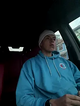 mattebret11 online show from December 19, 11:06 am