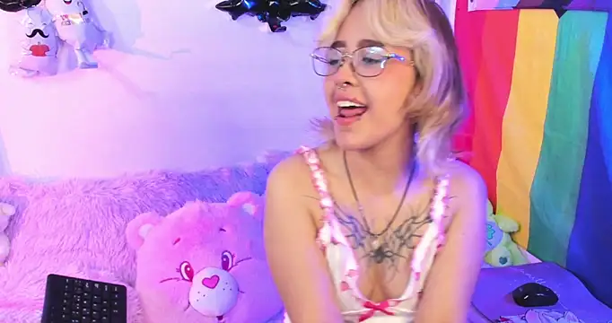 NekoWaifu online show from October 22, 1:11 pm