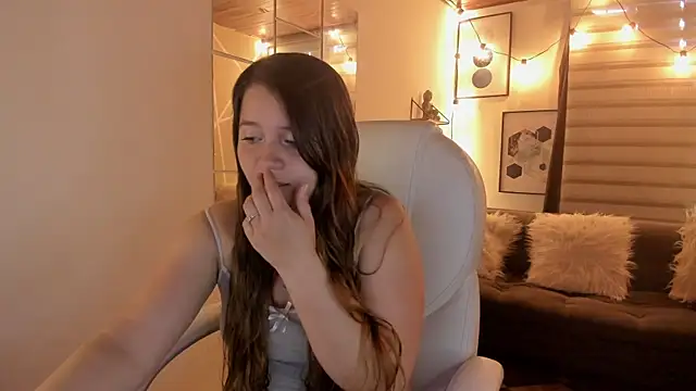 sophiee09  online show from October 16, 1:56 pm