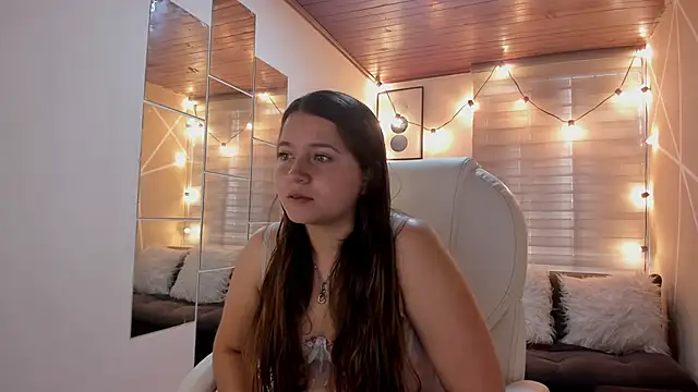 sophiee09  online show from October 25, 1:40 pm