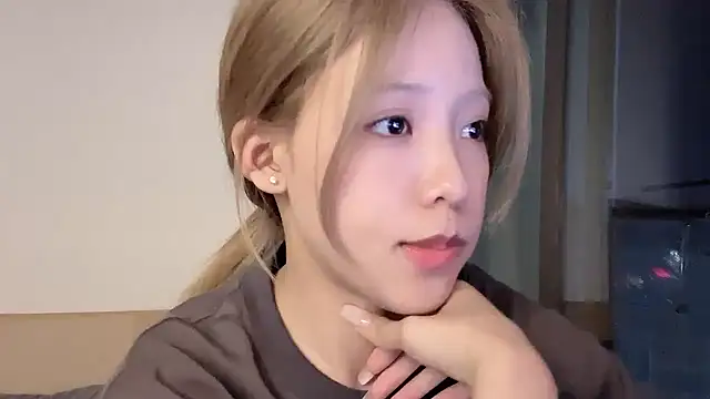 Meng 777 online show from April 20, 1:03 pm