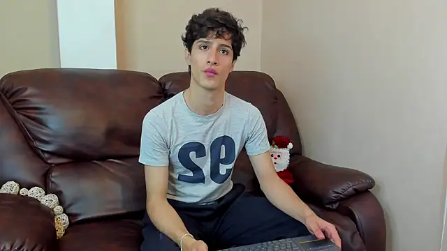 Xam Collen online show from December 18, 3:51 pm