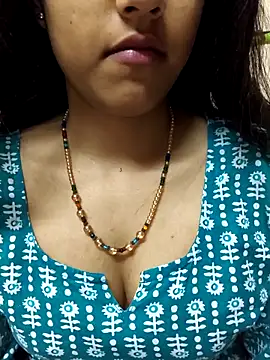 reetika6375 online show from February 12, 8:04 pm