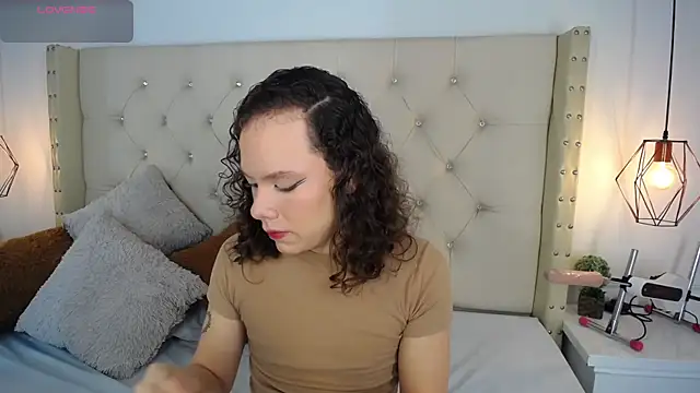 bycandy  online show from December 18, 1:06 pm