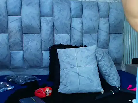 sofiagutierrez   online show from September 28, 1:55 am