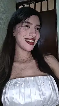 Snapshot of Emily-hottson chatting on January 15, 7:24 am Emily-hottson online show from January 15, 7:24 am