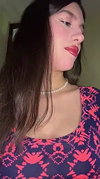 Snapshot of Emily-hottson chatting on February 1, 7:29 am Emily-hottson online show from February 1, 7:29 am