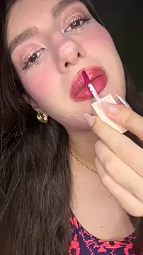 Snapshot of Emily-hottson chatting on February 4, 7:03 am Emily-hottson online show from February 4, 7:03 am