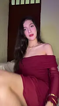 Snapshot of Emily-hottson chatting on February 14, 3:25 am Emily-hottson online show from February 14, 3:25 am