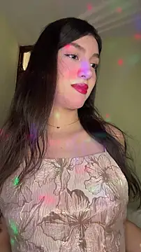 Snapshot of Emily-hottson chatting on February 20, 6:10 am Emily-hottson online show from February 20, 6:10 am