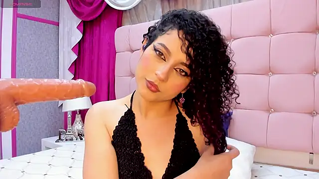 Snapshot of Kayla_Moon_ chatting on February 12, 12:00 pm Kayla Moon online show from February 12, 12:00 pm