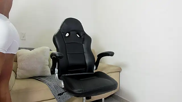 Snapshot of Biscuit_oliva chatting on December 21, 6:48 pm Biscuit oliva online show from December 21, 6:48 pm