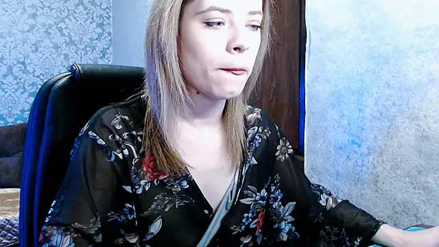 Kate  Loves online show from March 14, 7:41 pm