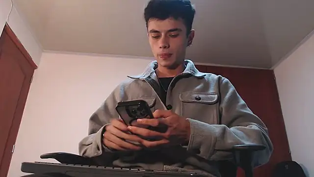 Snapshot of jaico_santos chatting on November 28, 10:45 pm jaico santos online show from November 28, 10:45 pm