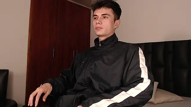 Snapshot of jaico_santos chatting on January 5, 11:08 pm jaico santos online show from January 5, 11:08 pm