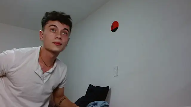 Snapshot of jaico_santos chatting on February 14, 11:45 pm jaico santos online show from February 14, 11:45 pm