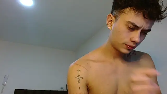 Snapshot of jaico_santos chatting on February 24, 11:03 pm jaico santos online show from February 24, 11:03 pm