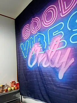 Mikaaa97 online show from January 11, 1:43 am