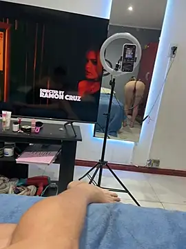 Alexxx27  online show from February 5, 5:01 am